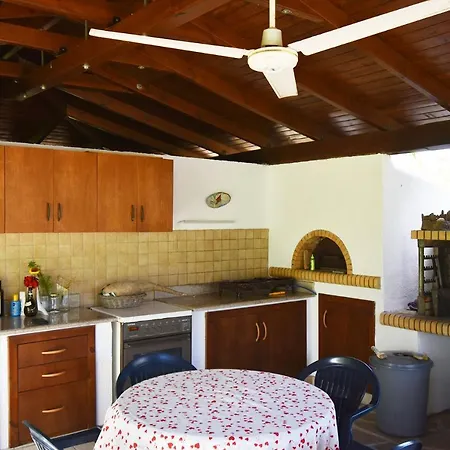 Forty Roses * Vourvourou